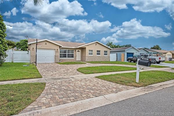 Sandalfoot Cove, 8939 SW 7th St, Boca Raton, Florida 33433, image 2