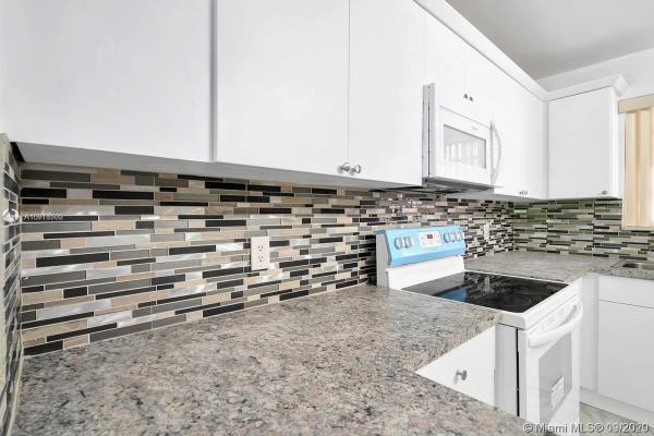 Live Oak Of Pine Island Ridge, 9410 Live Oak Pl #405, Davie, Florida 33324, image 2