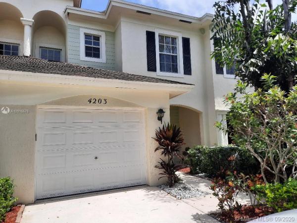 Emerald Lake Townhomes, 4203 Emerald Vis, Lake Worth, Florida 33461, image 2