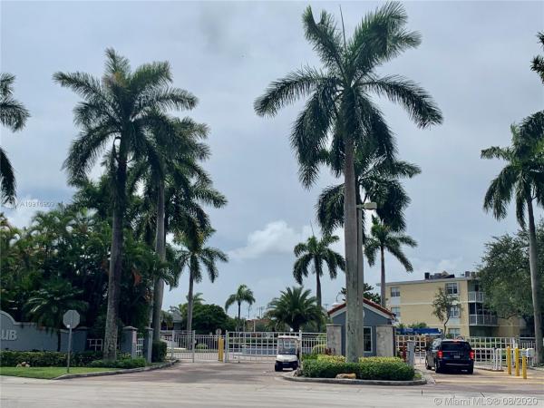 Le Club At Old Cutler, 8560 SW 212th St #208, Cutler Bay, Florida 33189, image 2