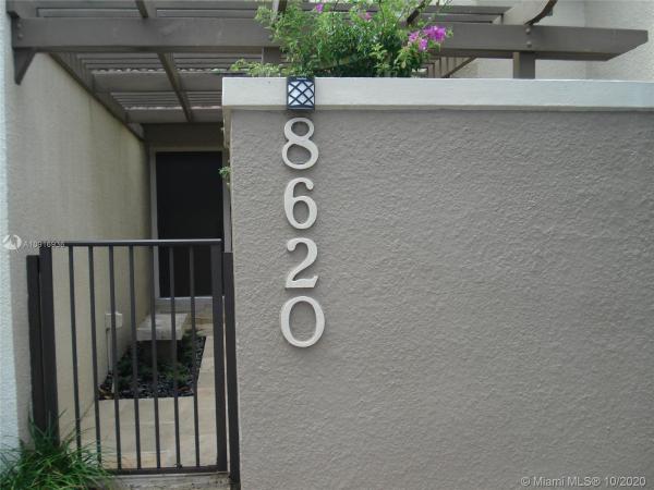 Dadeland Walk, 8620 SW 79th Pl, Kendall, Florida 33143, image 2