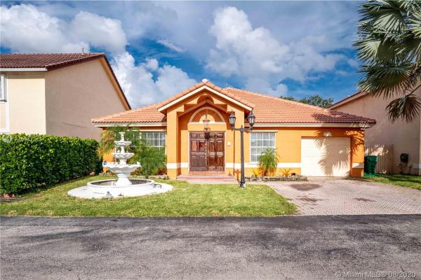 West Esplanade, 18717 NW 79th Ct, Hialeah, Florida 33015, image 2