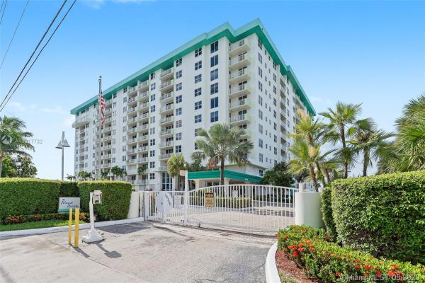 Island Pointe, 10350 W Bay Harbor Dr #PH-C, Bay Harbor Islands, Florida 33154, image 2