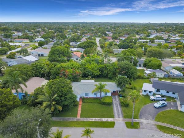 Palmetto Country Club Estates, 15730 SW 99th Pl, Palmetto Estates, Florida 33157, image 2