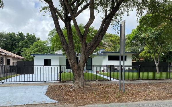 R & J Manor, 1195 NE 147th St, North Miami, Florida 33161, image 2