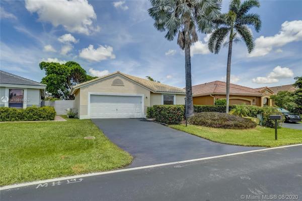 Waterford Patio Homes, 15021 S Waterford Dr, Davie, Florida 33331, image 2
