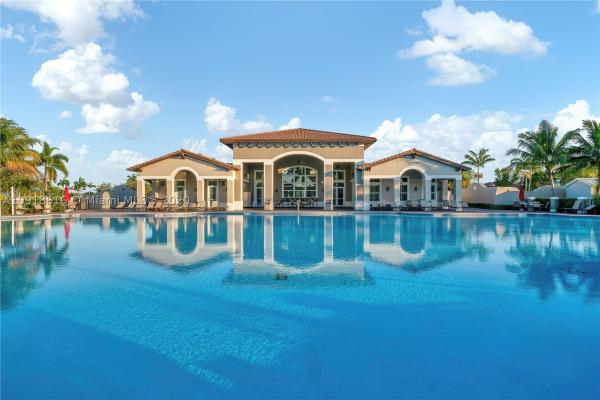 The Shores At Isles Of Bayshore, 9353 SW 227th St #4-21, Cutler Bay, Florida 33190, image 3