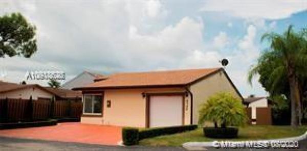 Cedar Landing At The Hammocks, 9726 SW 147th Ct, The Hammocks, Florida 33196, image 2