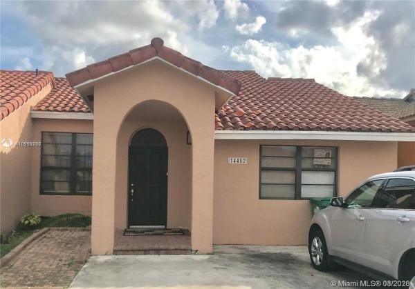 Bird Lakes Townhouses, 14452 SW 50th St, Kendale Lakes, Florida 33175, image 2
