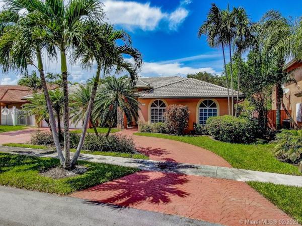 Royal Lakes, 8533 NW 164th St, Miami Lakes, Florida 33016, image 2