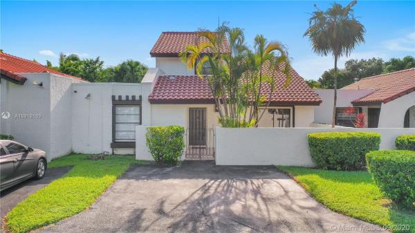 Town Villas In The Crossings, 11312 SW 134th Ct, The Crossings, Florida 33186, image 2