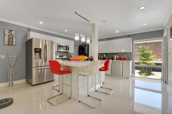 Country Club Of Miami, 6812 Brookline Dr #6812, Hialeah, Florida 33015, image 2