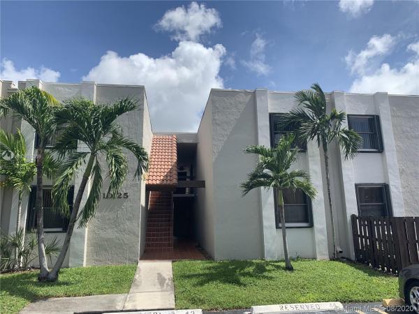 Las Brisas Village, 10125 NW 9th St Cir #8-201, Fountainebleau, Florida 33172, image 1