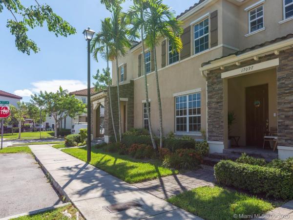 Kendall Commons Townhomes, 17097 SW 94th Way #17097, The Hammocks, Florida 33196, image 2