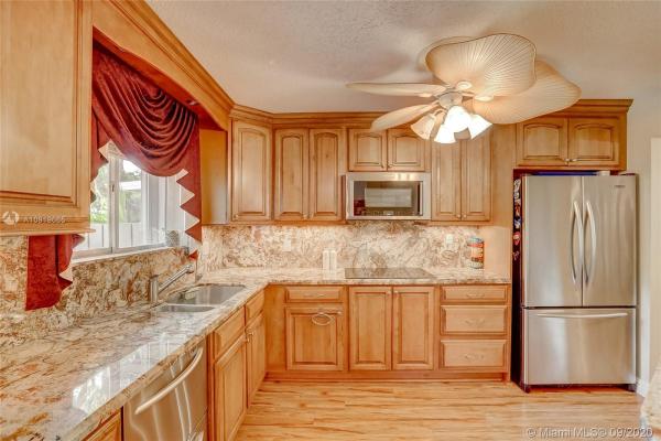 Discovery Pointe, 1882 Discovery Way, Deerfield Beach, Florida 33442, image 2
