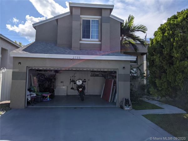 2796 W River Run Cir W, Miramar, Florida 33025, image 2