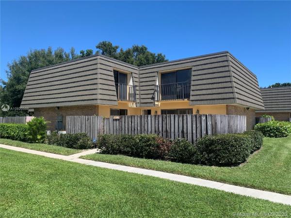 Village Of Sandalwood Lakes, 728 7th Way, West Palm Beach, Florida 33407, image 2