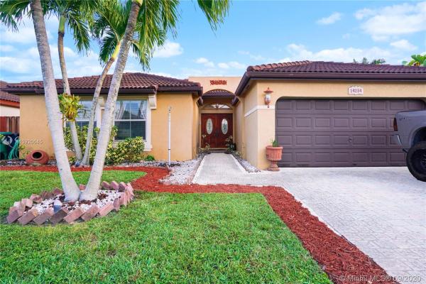 Laguna Ponds, 14284 SW 163rd Ter, Richmond West, Florida 33177, image 2