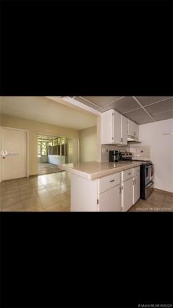 Woodlands Of Miami, 14325 Memorial Hwy #5K, Golden Glades, Florida 33161, image 2
