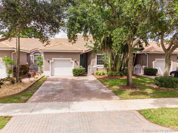 Regency Homes At Fairway Isles, 8001 S Aragon Blvd #3, Sunrise, Florida 33322, image 2