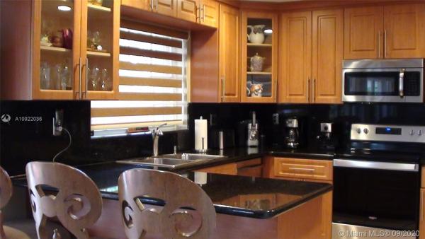 Marbella Park, 19711 NW 84th Pl, Hialeah, Florida 33015, image 2