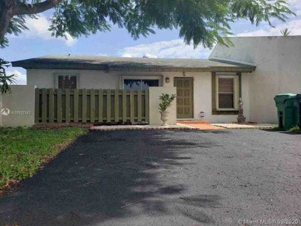 Devon Aire Villas, 10955 SW 122nd PL 0, The Crossings, Florida 33186, image 2