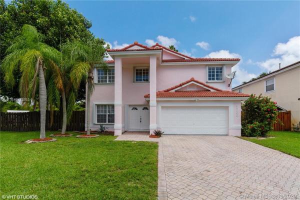 Monterey Lakes, 9335 SW 212th Ter, Cutler Bay, Florida 33189, image 2