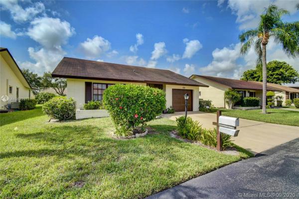 Buttonwood, 6310 Lakemont Cir, Greenacres, Florida 33463, image 2