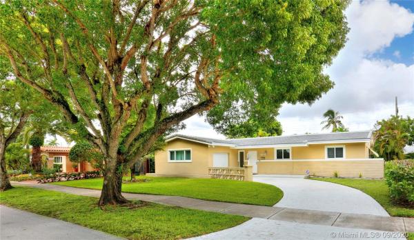 Darlington Manor, 9031 SW 60th Ter, Sunset, Florida 33173, image 2