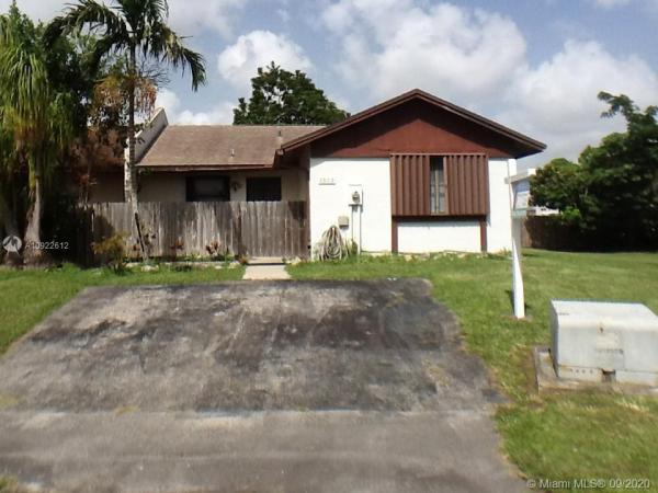 Townhomes Of Audubon South, 1575 Owl Rd, Homestead, Florida 33035, image 2