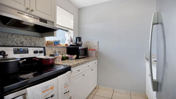 Westhaven, 2721 NW 23rd Ct #13, Miami, Florida 33142, image 3