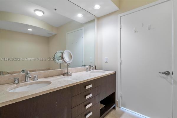 Trump Royale, 18201 Collins Ave #1407, Sunny Isles Beach, Florida 33160, image 2