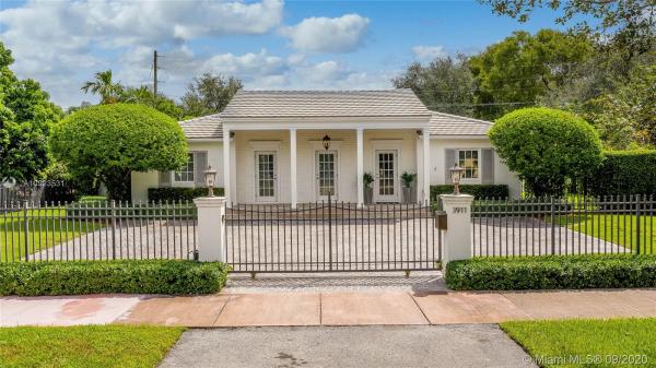 Coral Gables Country Club, 3911 Riviera Dr, Coral Gables, Florida 33134, image 2