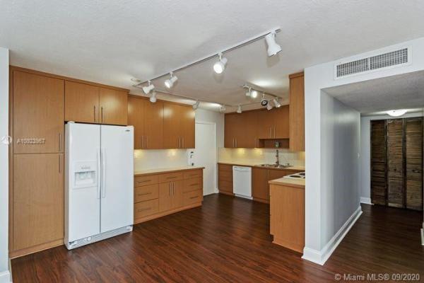 Granada Dadeland, 8101 SW 72nd Ave #315W, Glenvar Heights, Florida 33143, image 2