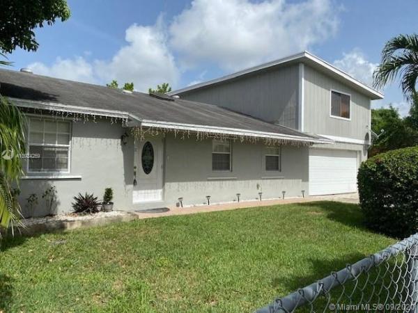 Avocado Villas, 155 SW 16th Ter, Homestead, Florida 33030, image 2