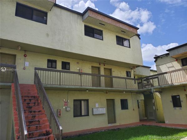 Tamiami Village, 1011 SW 105th Ave #204, University Park, Florida 33174, image 2