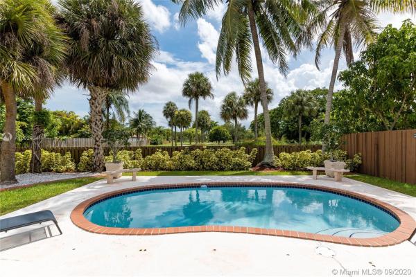 15940 SW 105th St, The Hammocks, Florida 33196, image 2
