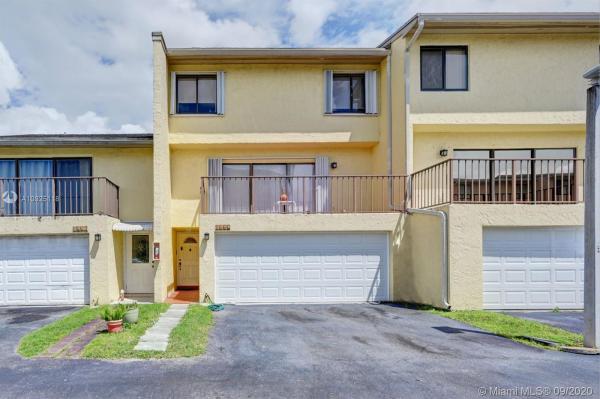 Suncrest Townhouses, 8660 SW 154th Cr Pl #2A, Kendall West, Florida 33193, image 2