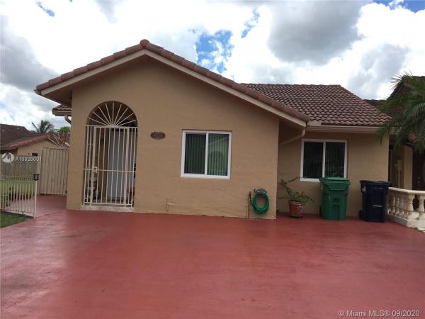 Bird Lakes Townhouses, 4726 SW 144th Ct #4726, Kendale Lakes, Florida 33175, image 2