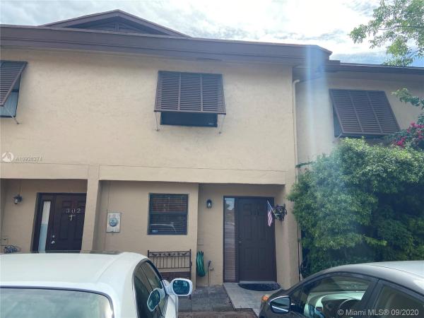 Laguna Tropical, 6858 NW 173rd Dr #303, Country Club, Florida 33015, image 2