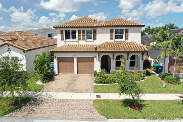 Venetian Parc, 15041 SW 177th Ter, Richmond West, Florida 33187, image 2