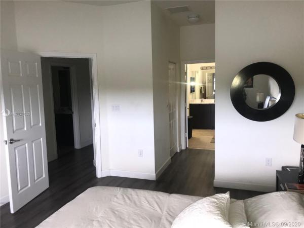 Century Townhomes At Bird Road, 16560 SW 42nd Ter, Kendall West, Florida 33185, image 2
