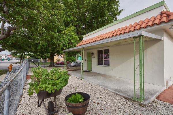 Rogers, 1885 NW 4th St, Miami, Florida 33125, image 2