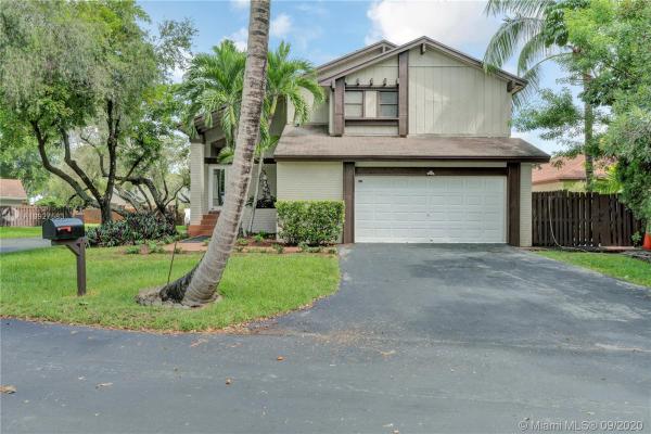 Lakes Of The Meadow, 5201 SW 153rd Pl N, Kendall West, Florida 33185, image 2