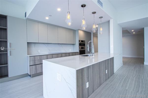 3000 Island Boulevard, 3000 Island Blvd #TH-3, Aventura, Florida 33160, image 2