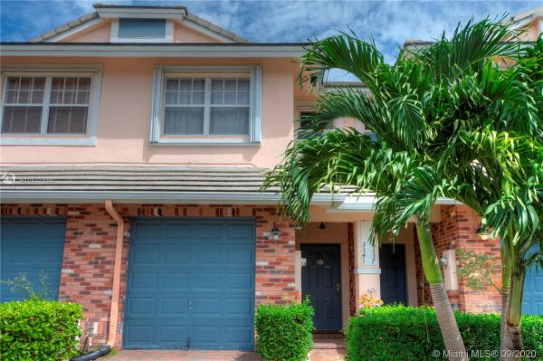 Carriage Homes At Bentley Park, 3341 NW 29th Ct, Lauderdale Lakes, Florida 33311, image 2