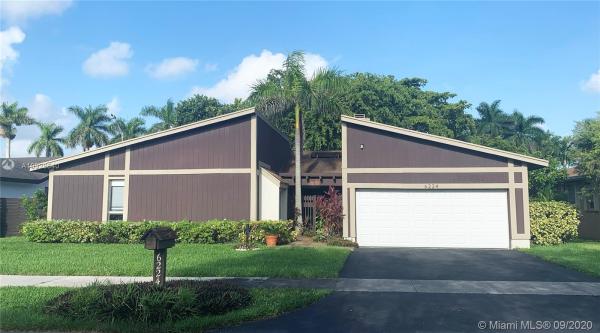 Rustic Lakes, 6224 SW 146th Ct, Kendale Lakes, Florida 33183, image 2