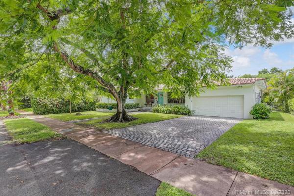 Coconut Grove Terrace, 3900 Harlano St, Coral Gables, Florida 33134, image 2