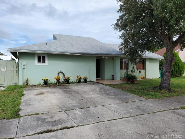 Oak Park Estates, 20121 SW 124th Pl, South Miami Heights, Florida 33177, image 2