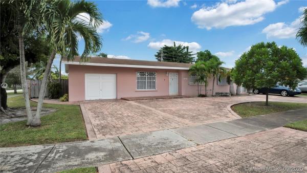 Fairway Pines, 16001 SW 104th Ct, Palmetto Estates, Florida 33157, image 2